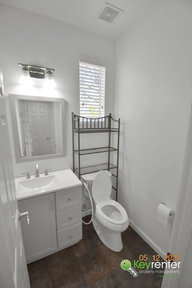 2127 Amaryllis Cir - Photo 3 of 25