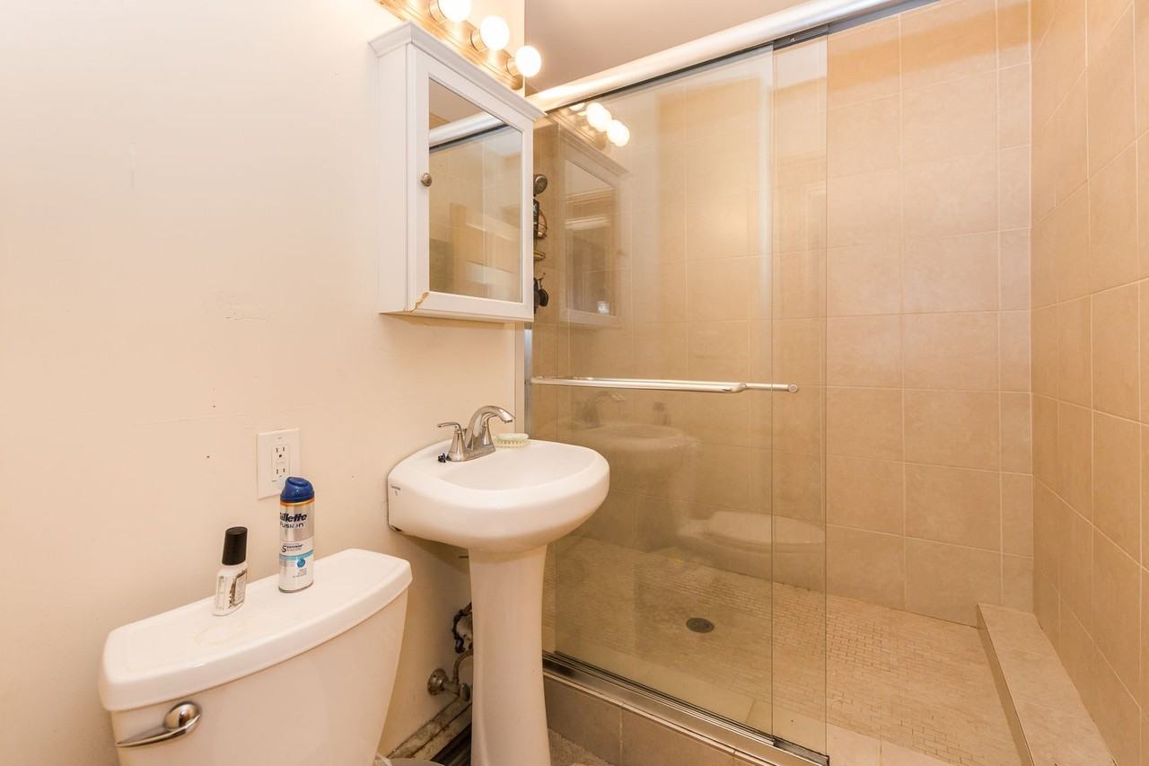 203 Calumet Street - Photo 6 of 19