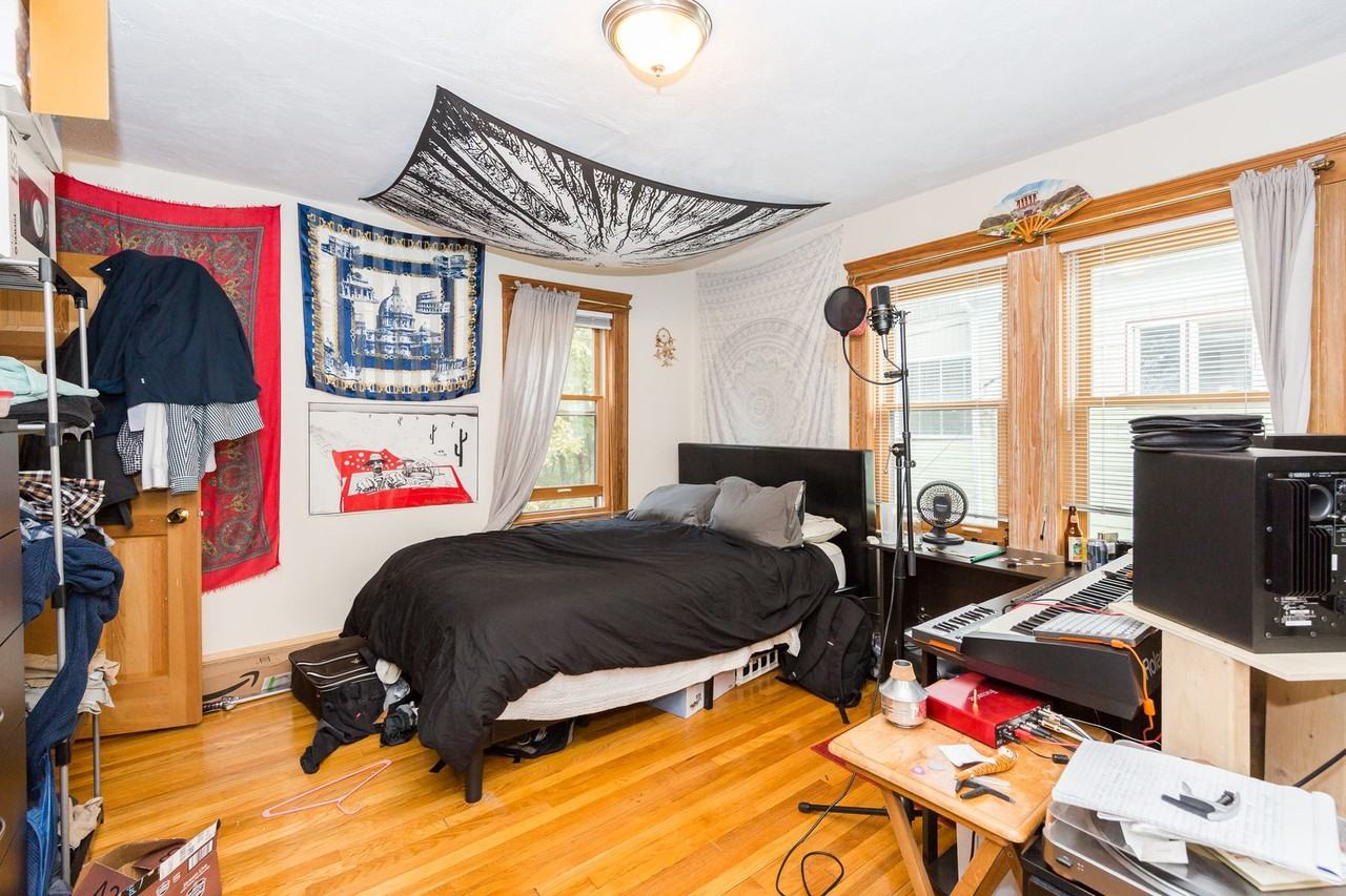 203 Calumet Street - Photo 7 of 19