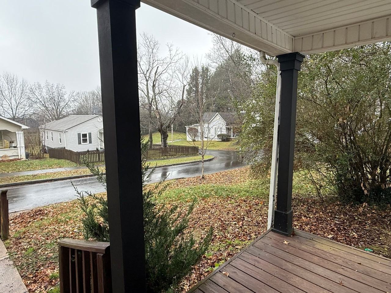 403 403 W. Poplar - Photo 2 of 21