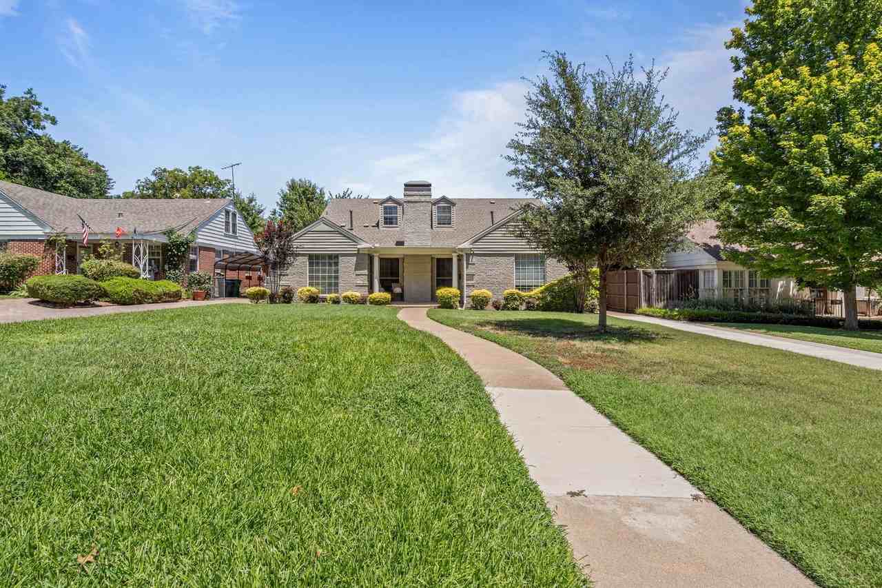 3518 Westcliff Road South - Photo 3 of 48