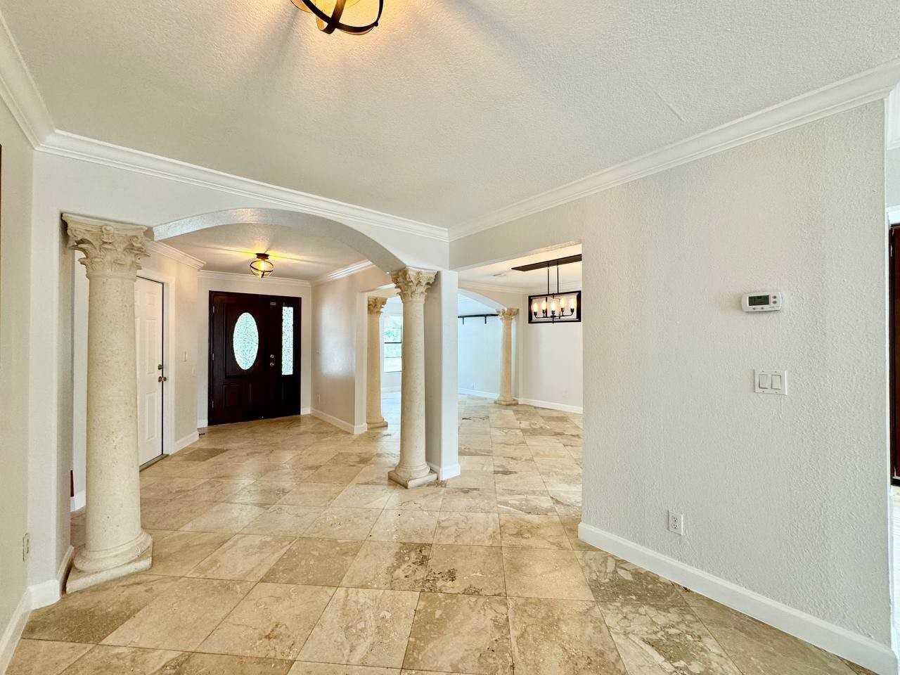 6212 N Grady Ave - Photo 4 of 44