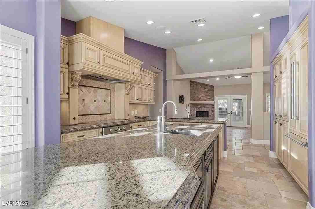 8570 Country Home Cir - Photo 3 of 11