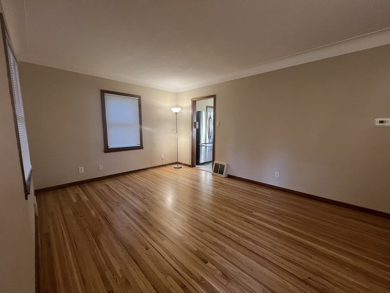 3318 Pierce St Ne - Photo 2 of 13