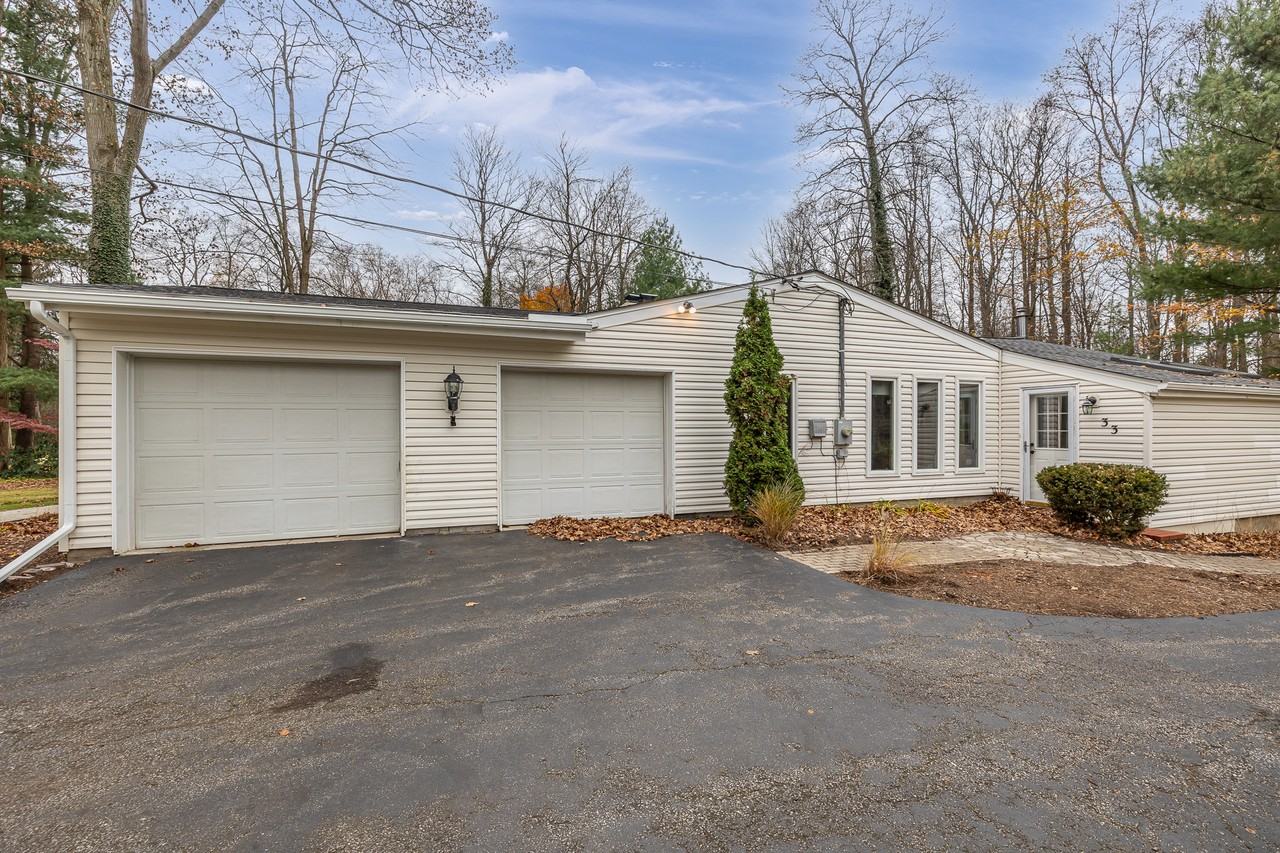 33 Woodside Rd - Photo 3 of 38