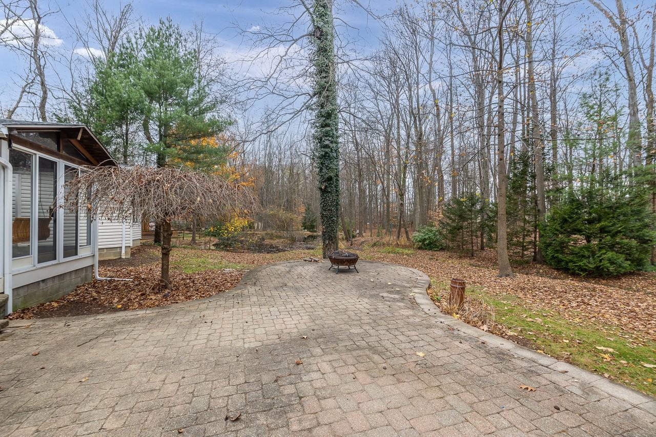 33 Woodside Rd - Photo 4 of 38