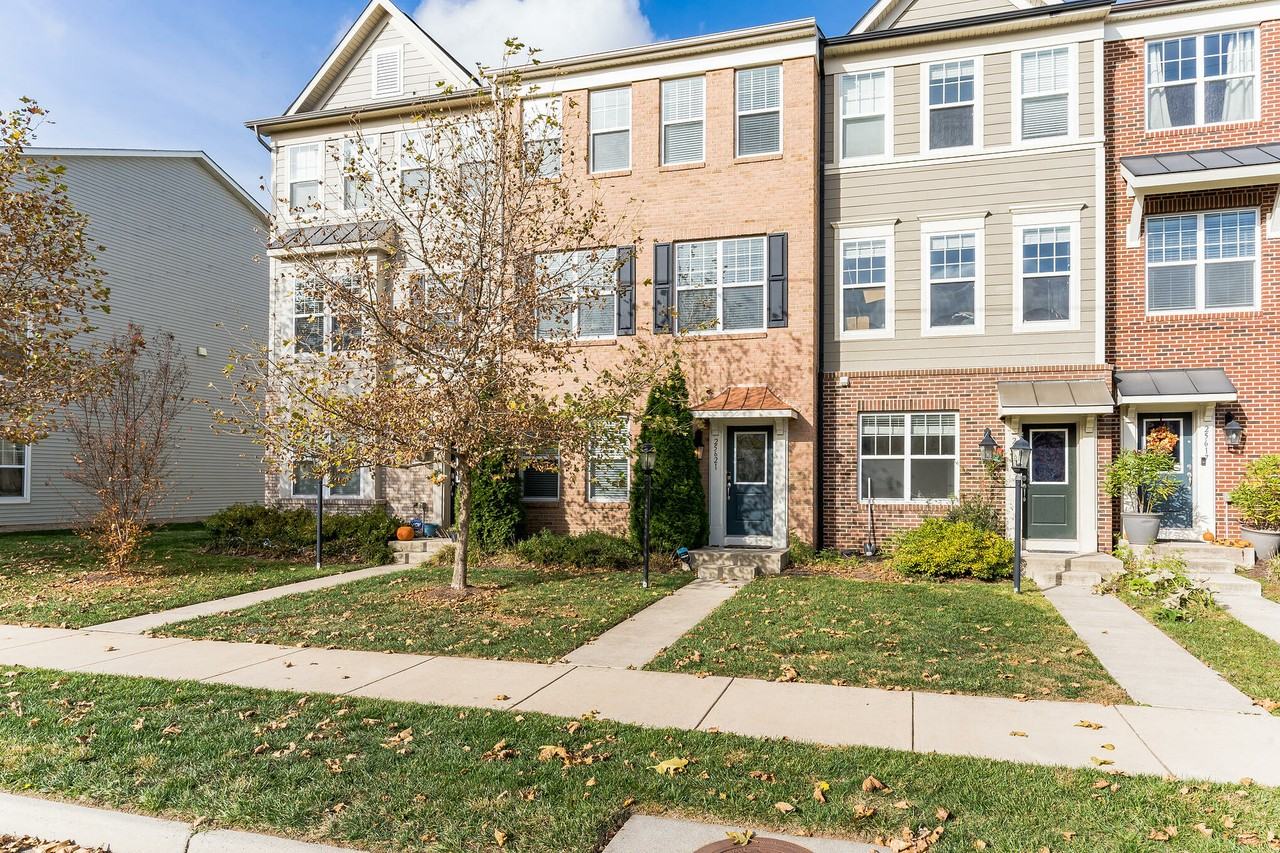 25621 Pleasant Valley Rd - Photo 5 of 50