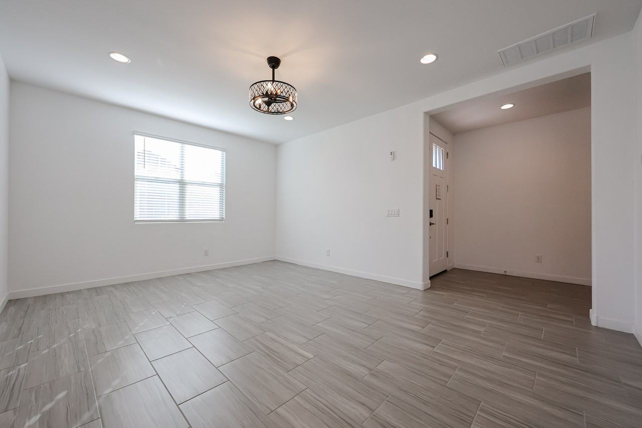 2256 East Ridgewood Lane - Photo 6 of 43