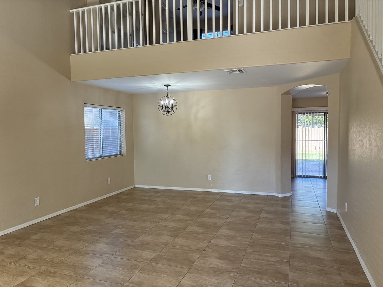 15326 W Lundberg St - Photo 3 of 34