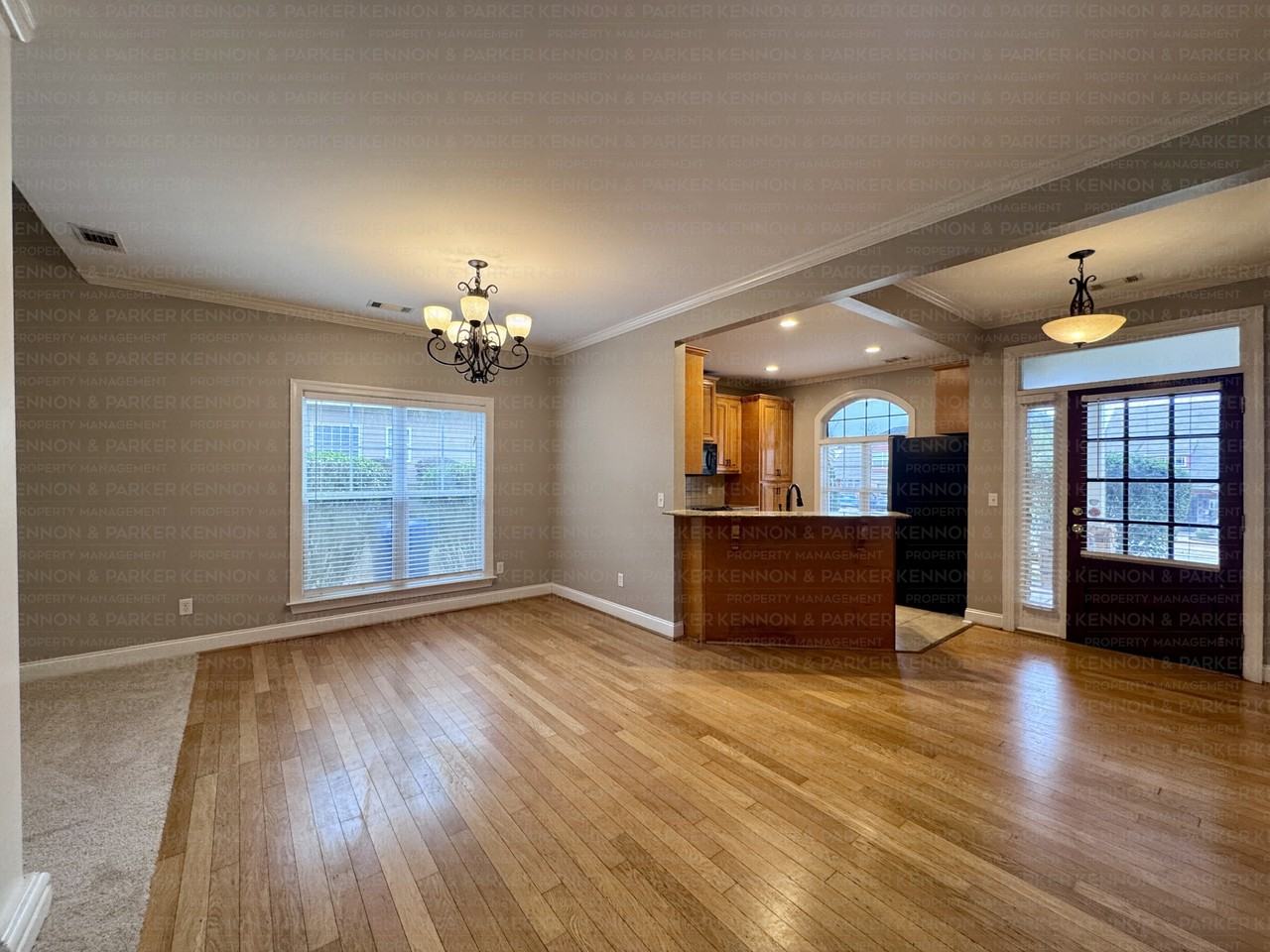 1010 Silver Lake Dr - Photo 5 of 22