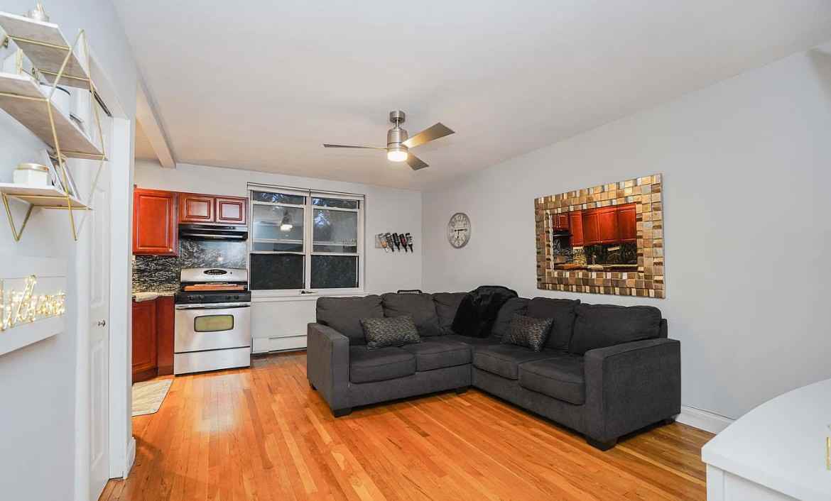 585 Castleton Avenue #2B - Photo 3 of 9