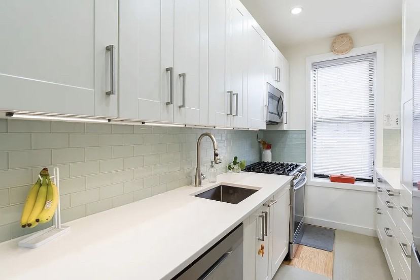 4333 46Th St - Photo 5 of 10