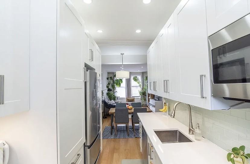 4333 46Th St - Photo 6 of 10