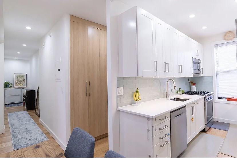 4333 46Th St - Photo 7 of 10