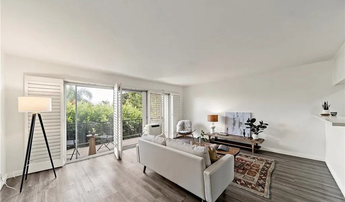 280 Molino Ave - Photo 2 of 10