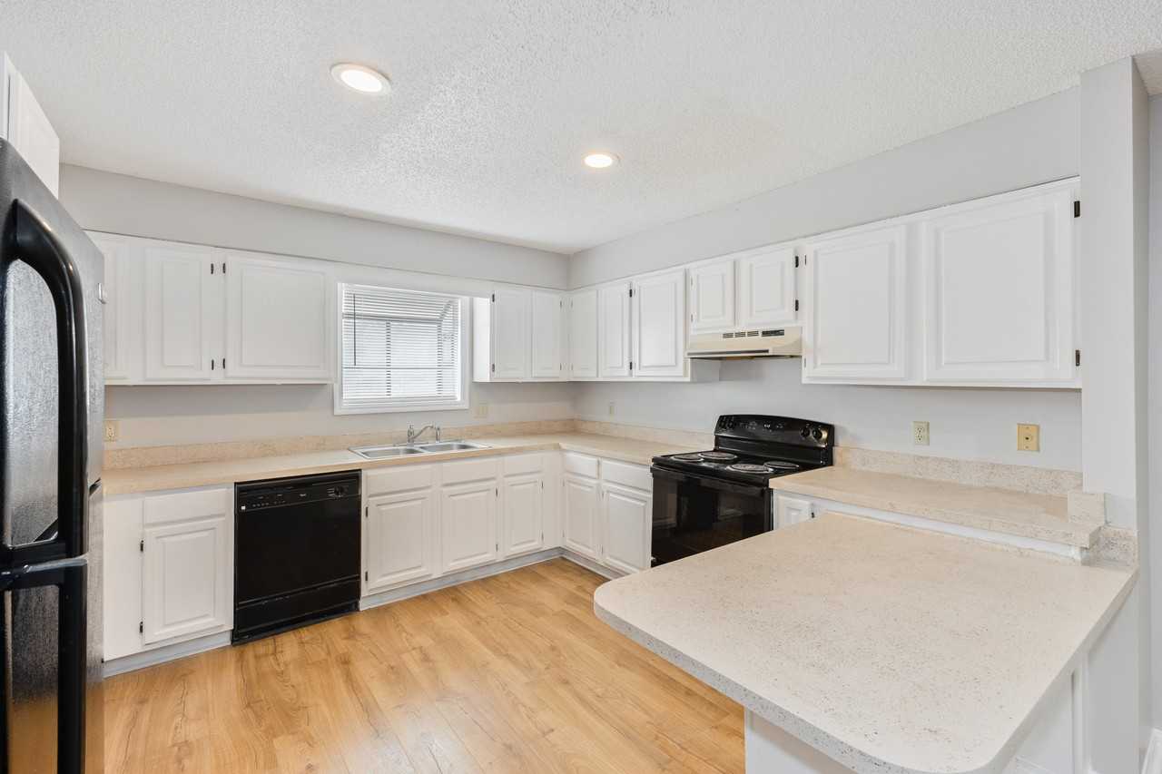 10451 Pink Azalea Drive - Photo 7 of 15