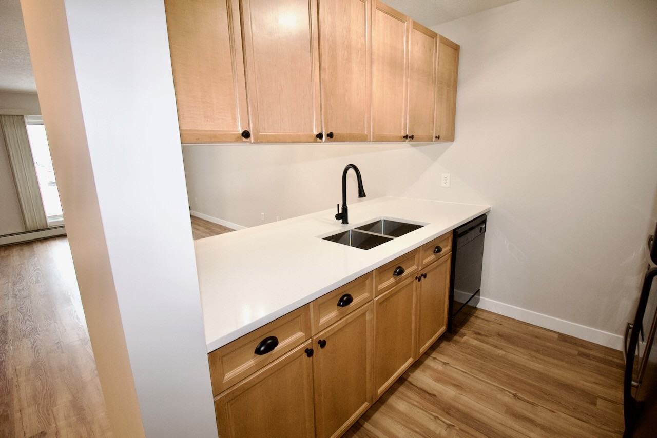 99 Woodsmere Close - Photo 3 of 26