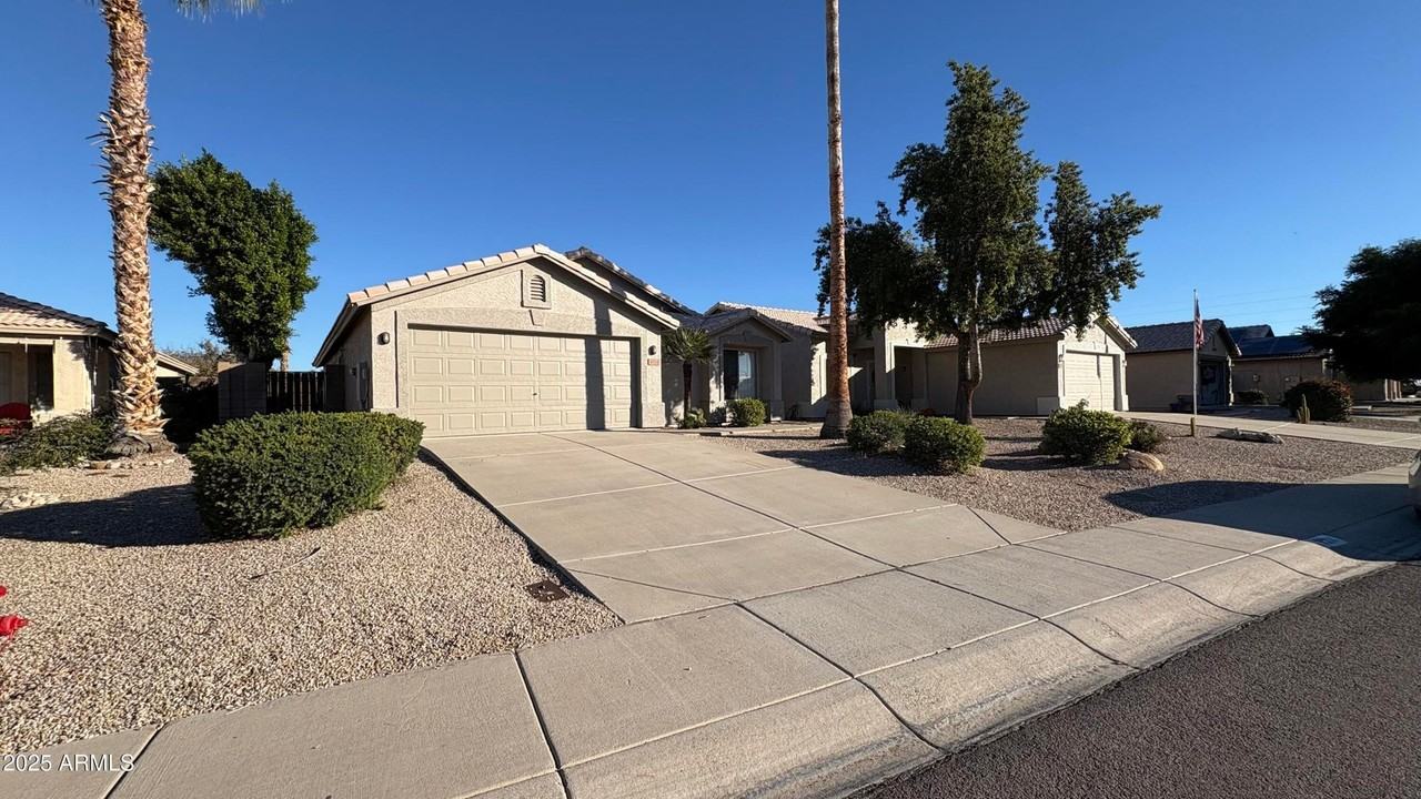 9214 West Ross Avenue - Photo 3 of 33