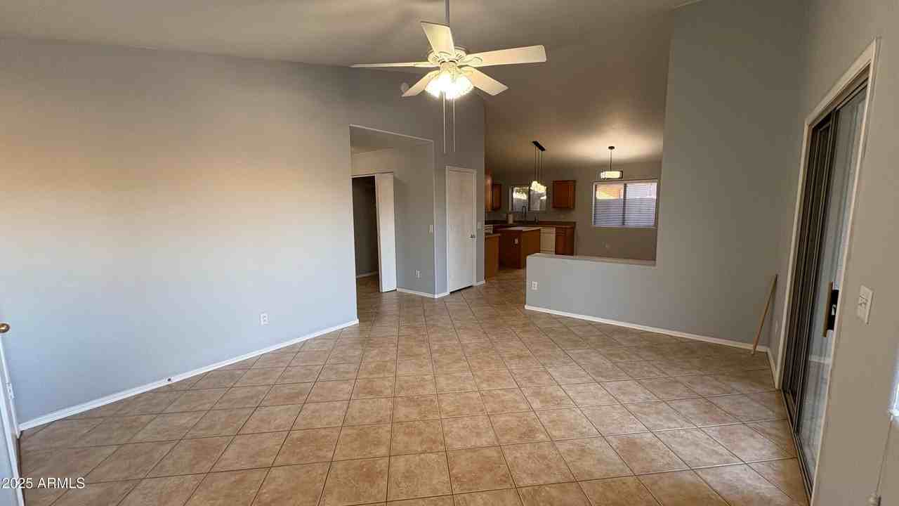 9214 West Ross Avenue - Photo 6 of 33