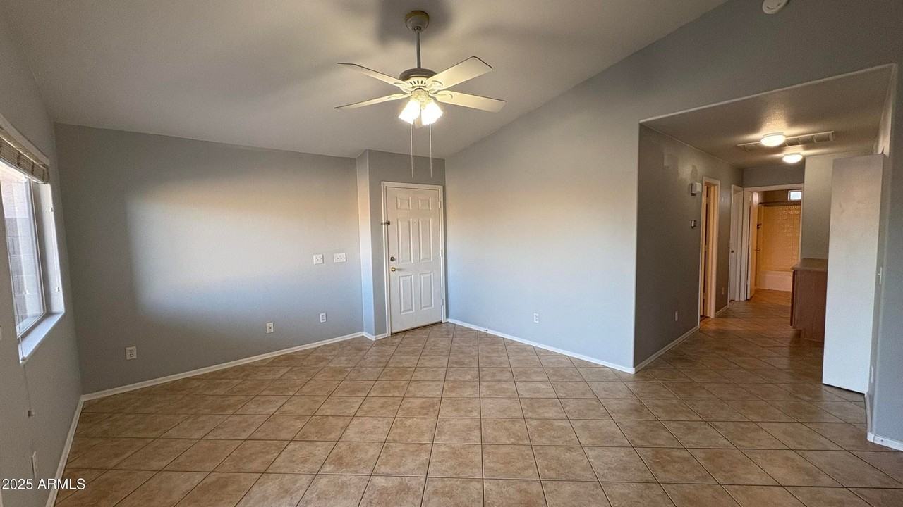 9214 West Ross Avenue - Photo 7 of 33