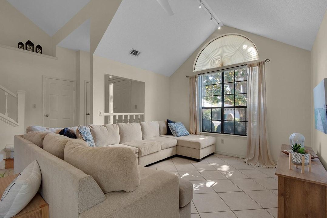 407 Parkwood Pl #NA - Photo 5 of 26