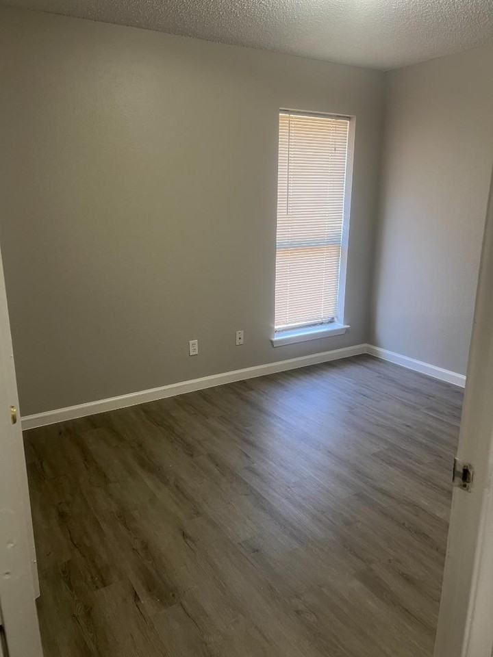 119-121 Wildwood - Photo 5 of 7