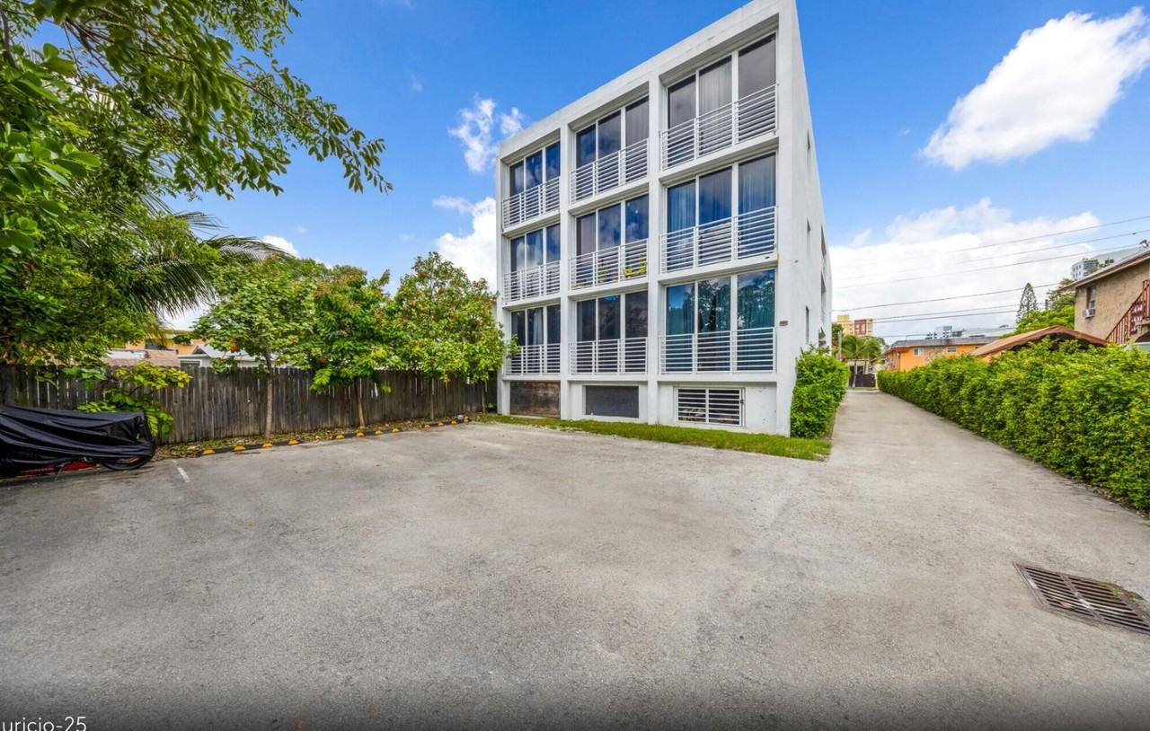 444-542 SW 3rd Street - Photo 3 of 7