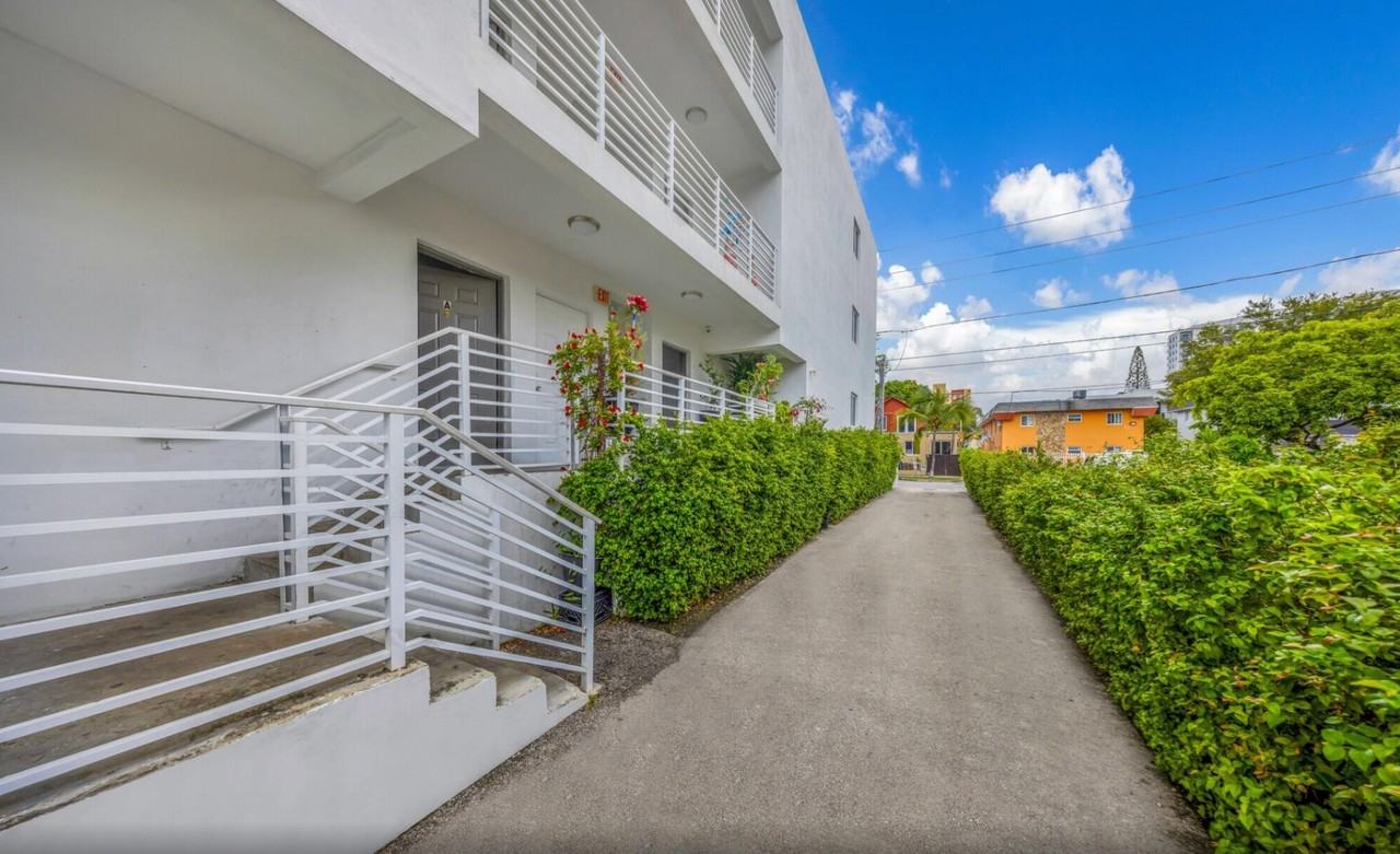 444-542 SW 3rd Street - Photo 4 of 7