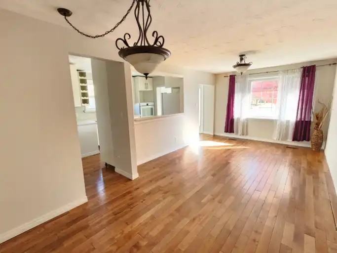 572 Montcalm Ave #1 - Photo 2 of 11