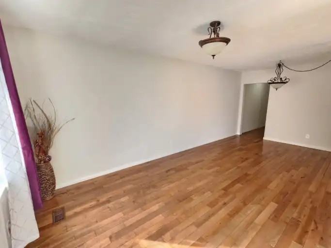 572 Montcalm Ave #1 - Photo 3 of 11