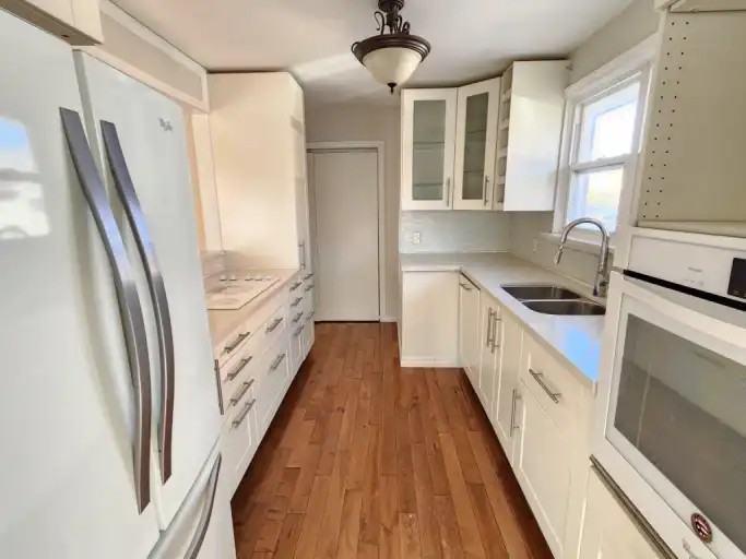 572 Montcalm Ave #1 - Photo 5 of 11