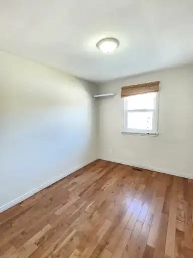 572 Montcalm Ave #1 - Photo 7 of 11