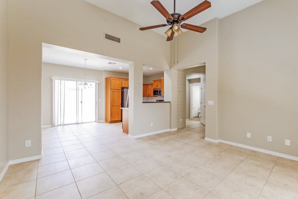 3707 W Thalia Ct - Photo 6 of 17