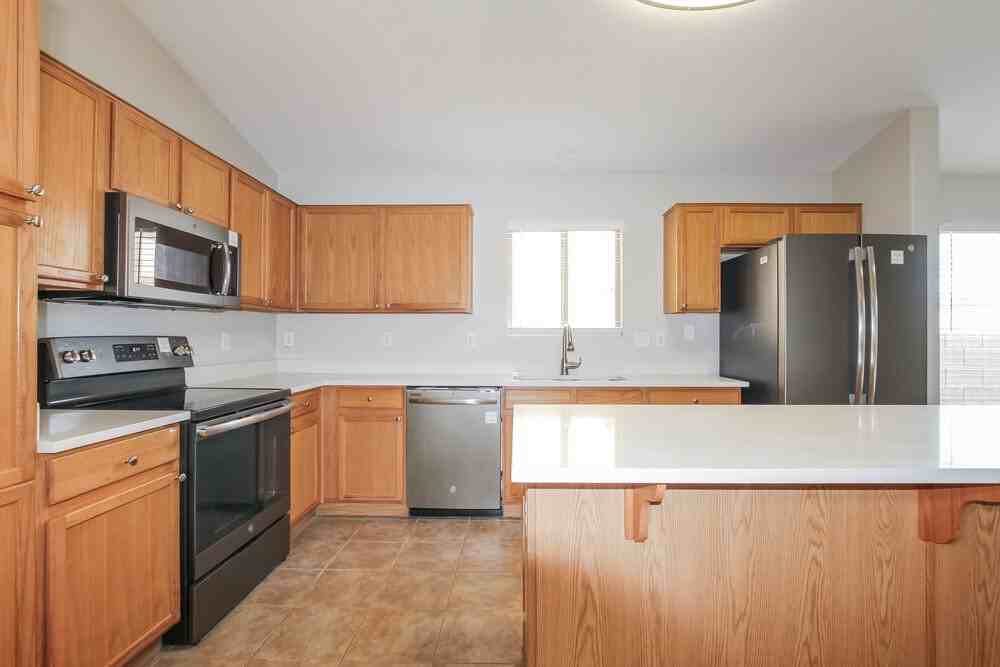 11755 W Banff Ln - Photo 5 of 16