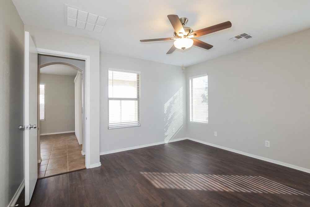 11755 W Banff Ln - Photo 7 of 16