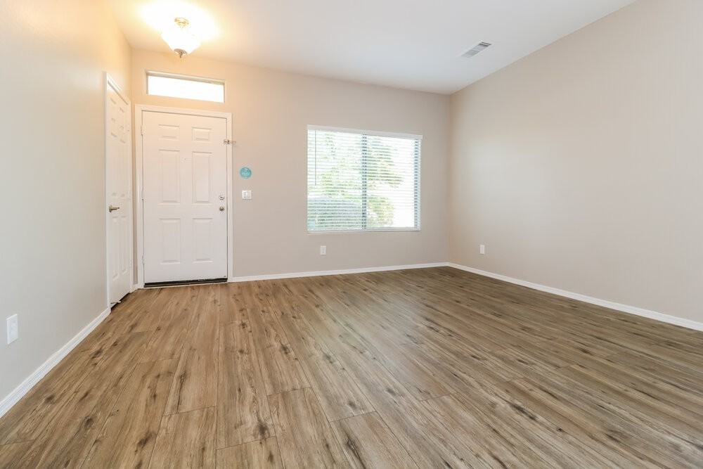 25571 Saint James Avenue - Photo 3 of 16