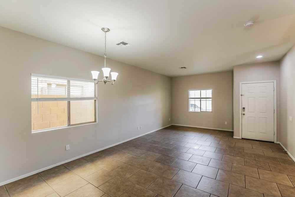 5415 W Pollack St - Photo 6 of 17