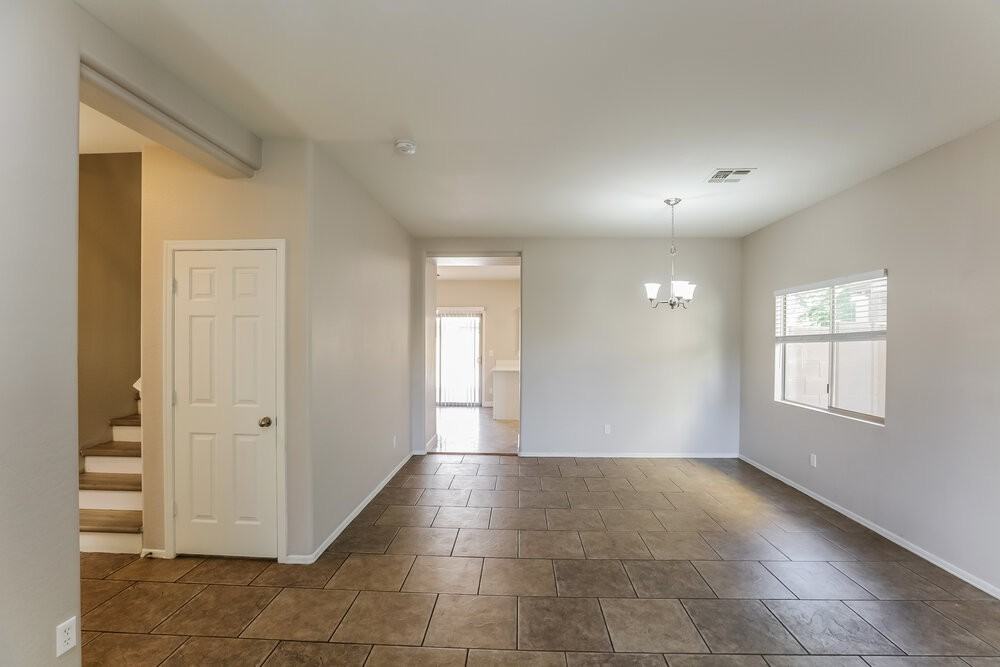 5415 W Pollack St - Photo 7 of 17