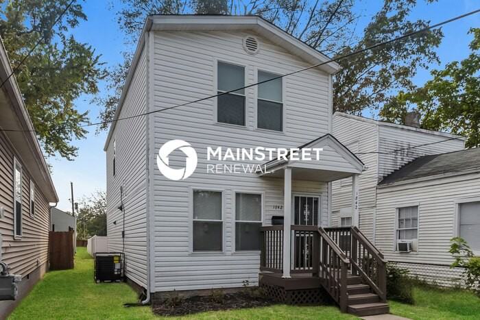 1842 Baird St - Photo 4 of 17