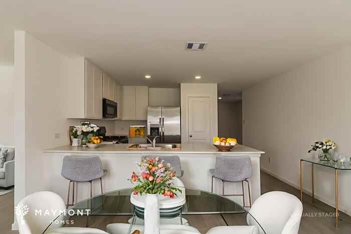 3072 Fantasy Terrace Dr - Photo 5 of 28