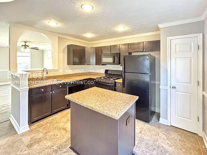 113 Oak Grove Pl - Photo 2 of 36