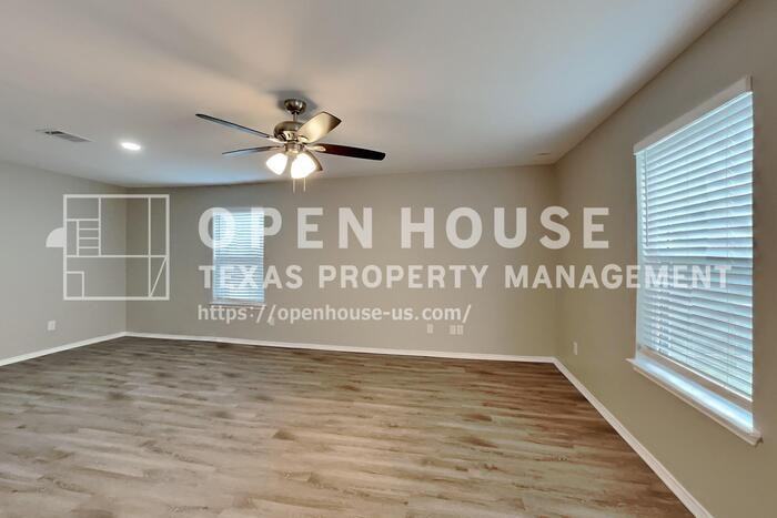 8525 Shallow Creek Drive - Photo 4 of 20