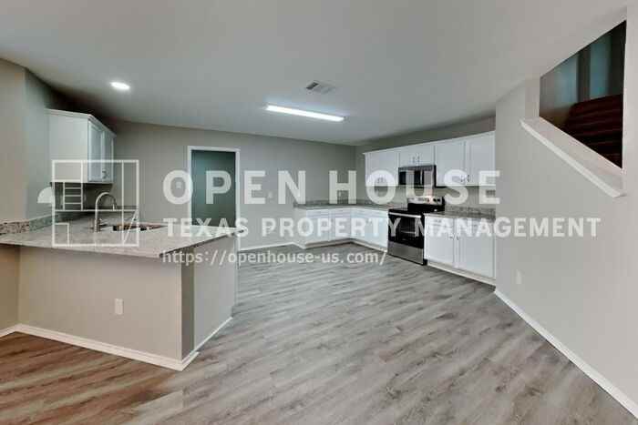 8525 Shallow Creek Drive - Photo 7 of 20