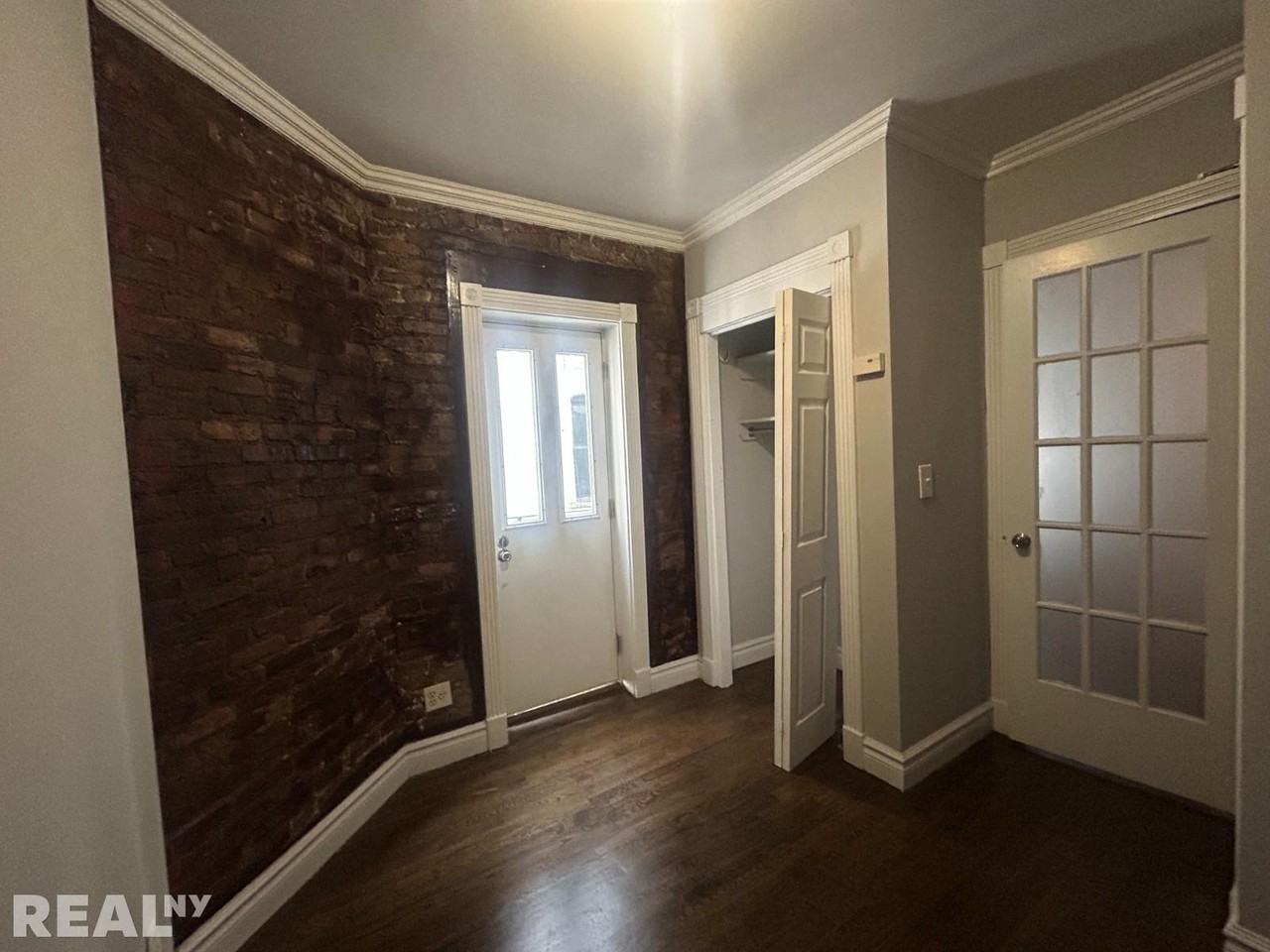 East 13th Street #2D - Photo 6 of 8