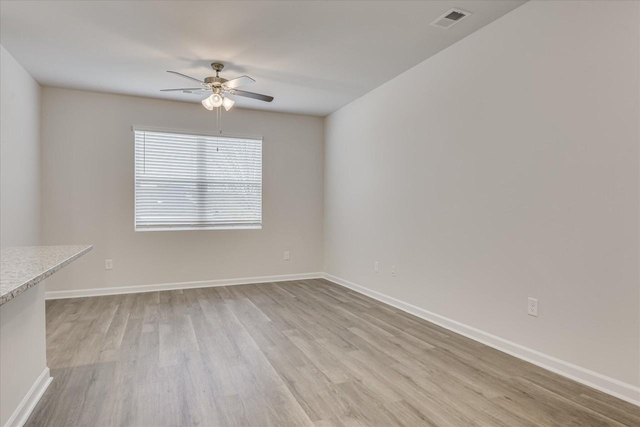 1040 Quaint Parish Circle - Photo 4 of 33