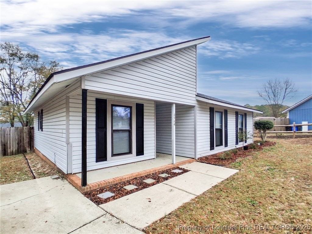 6594 Honeysuckle Dr - Photo 3 of 30