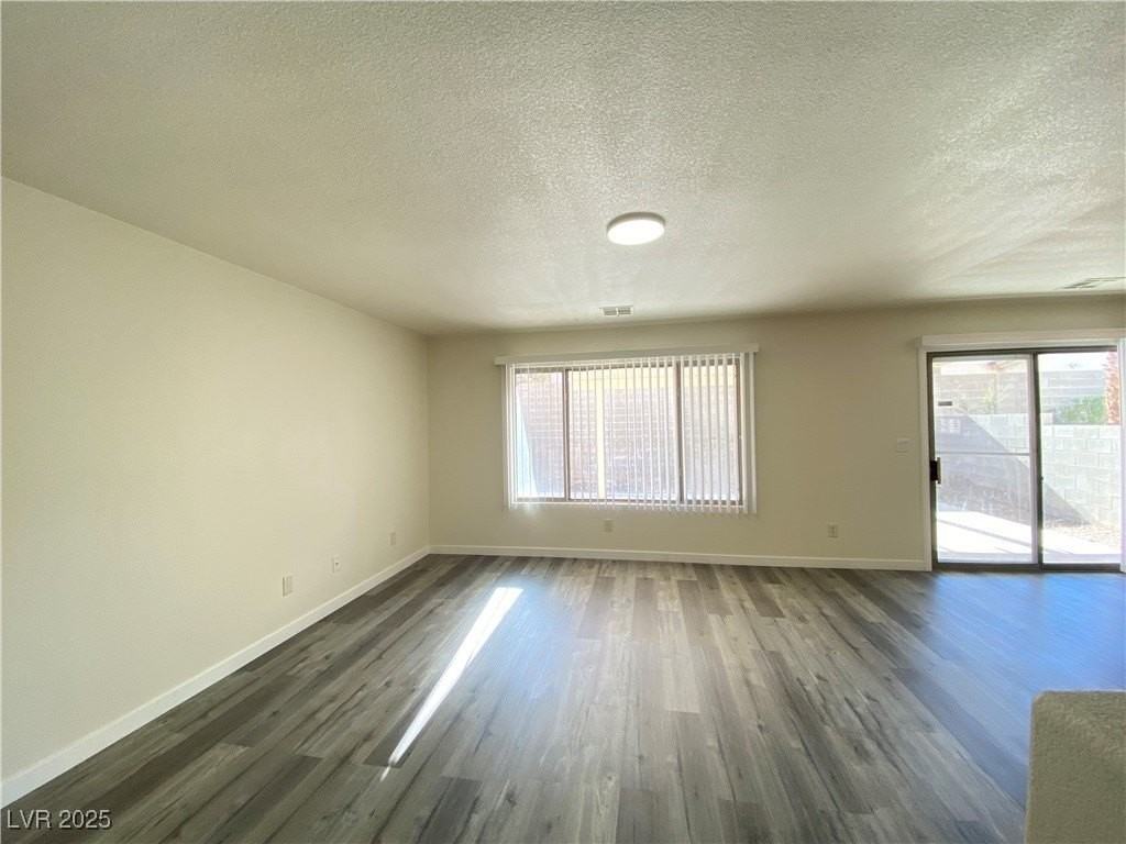 9607 Gatesville Avenue - Photo 5 of 24