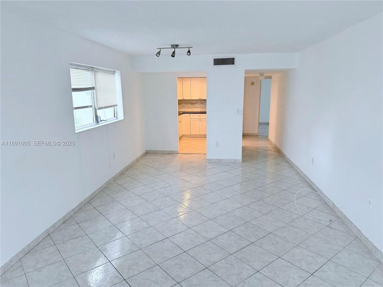 4101 Indian Creek Dr #301 - Photo 7 of 18