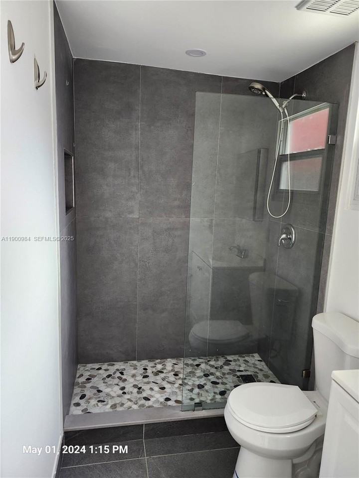 1934 Northwest 25th Avenue #B - Photo 3 of 7