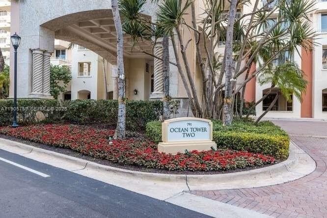 791 Crandon Blvd #703 - Photo 2 of 42